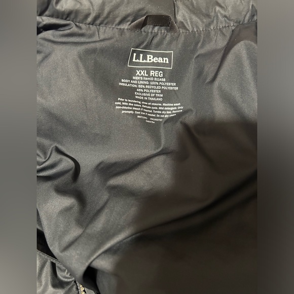 LL Bean Men’s black zip up puffer vest. Size XXL - Picture 6 of 6